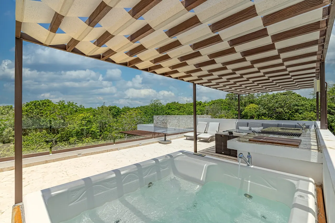 Azotea con jacuzzi y vista panorámica